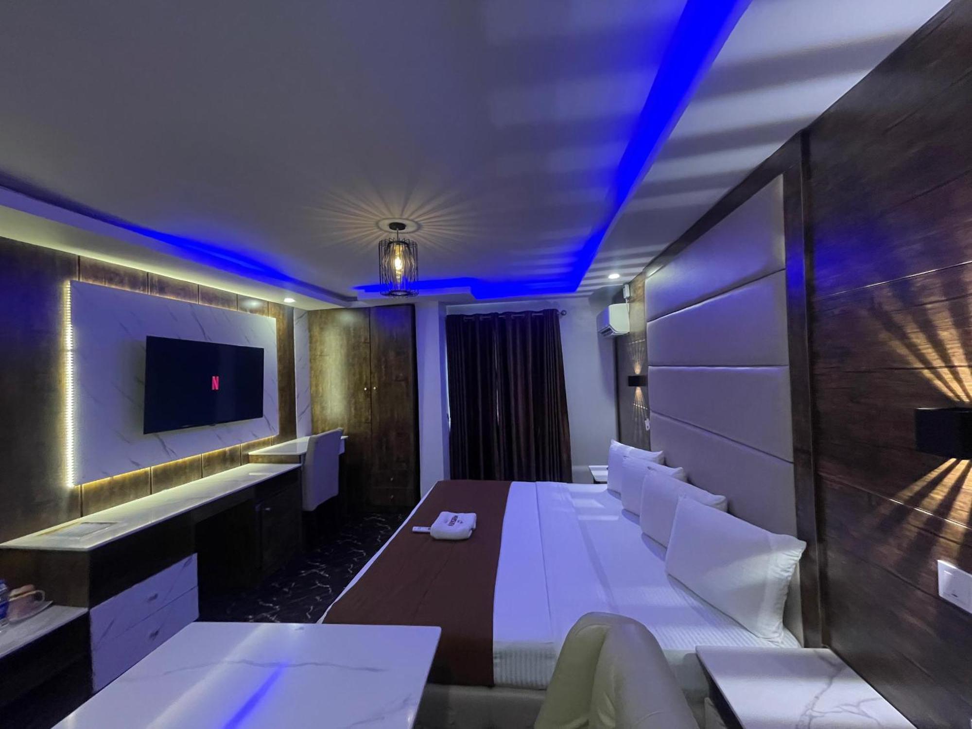 Presken Hotel Икея Экстерьер фото